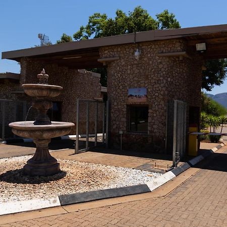 Eagle Waters Wildlife Resort Hartbeespoort Exterior photo