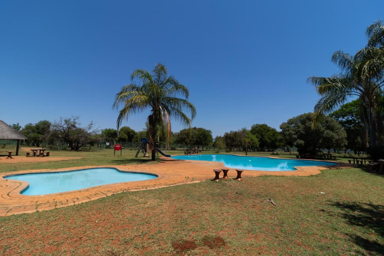 Eagle Waters Wildlife Resort Hartbeespoort Exterior photo