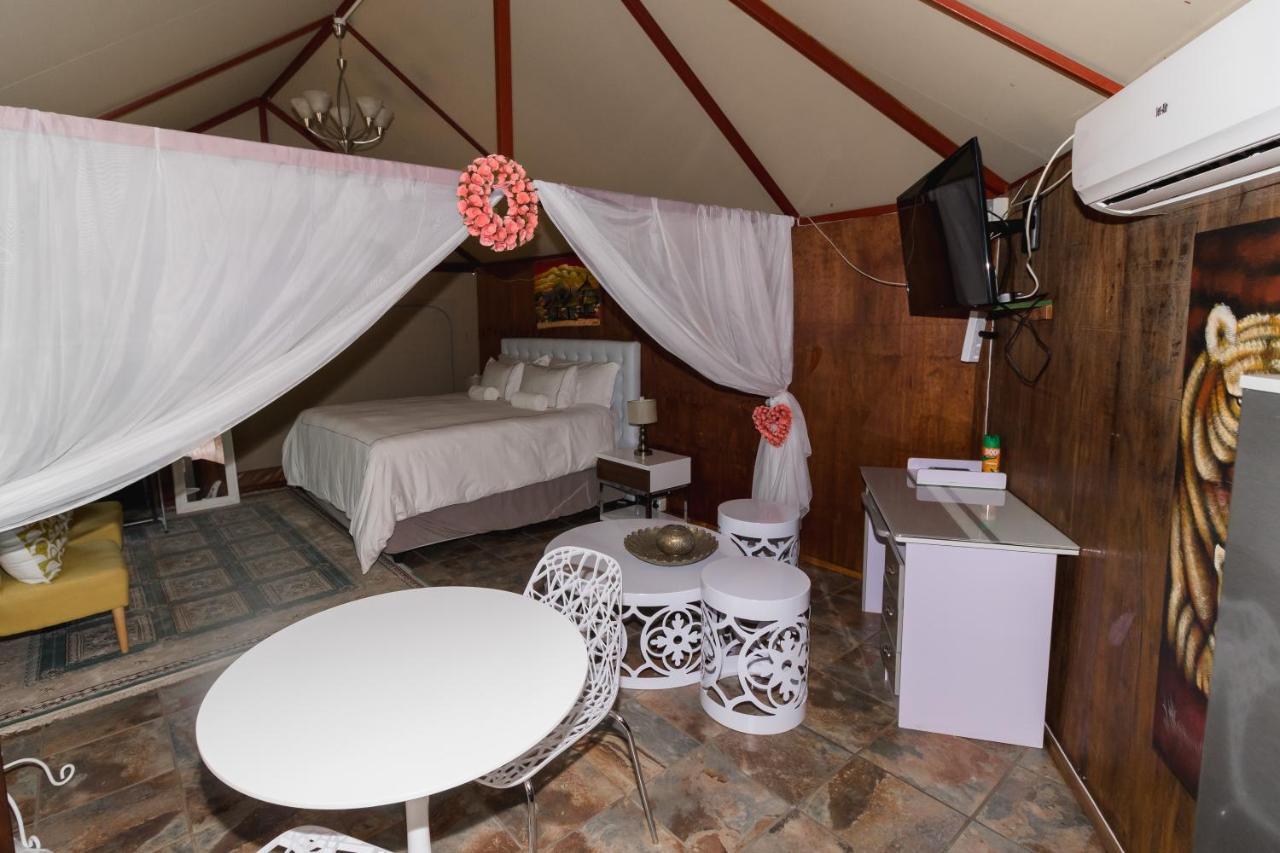 Eagle Waters Wildlife Resort Hartbeespoort Exterior photo