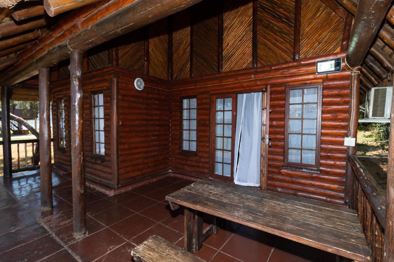 Eagle Waters Wildlife Resort Hartbeespoort Exterior photo