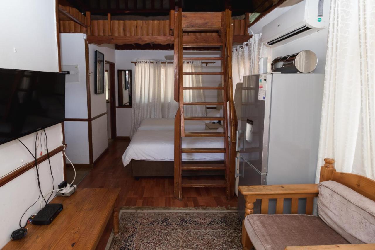 Eagle Waters Wildlife Resort Hartbeespoort Exterior photo