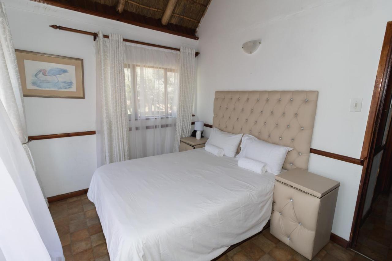 Eagle Waters Wildlife Resort Hartbeespoort Exterior photo