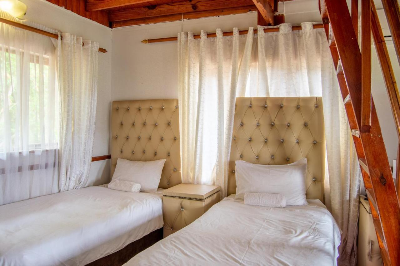 Eagle Waters Wildlife Resort Hartbeespoort Exterior photo