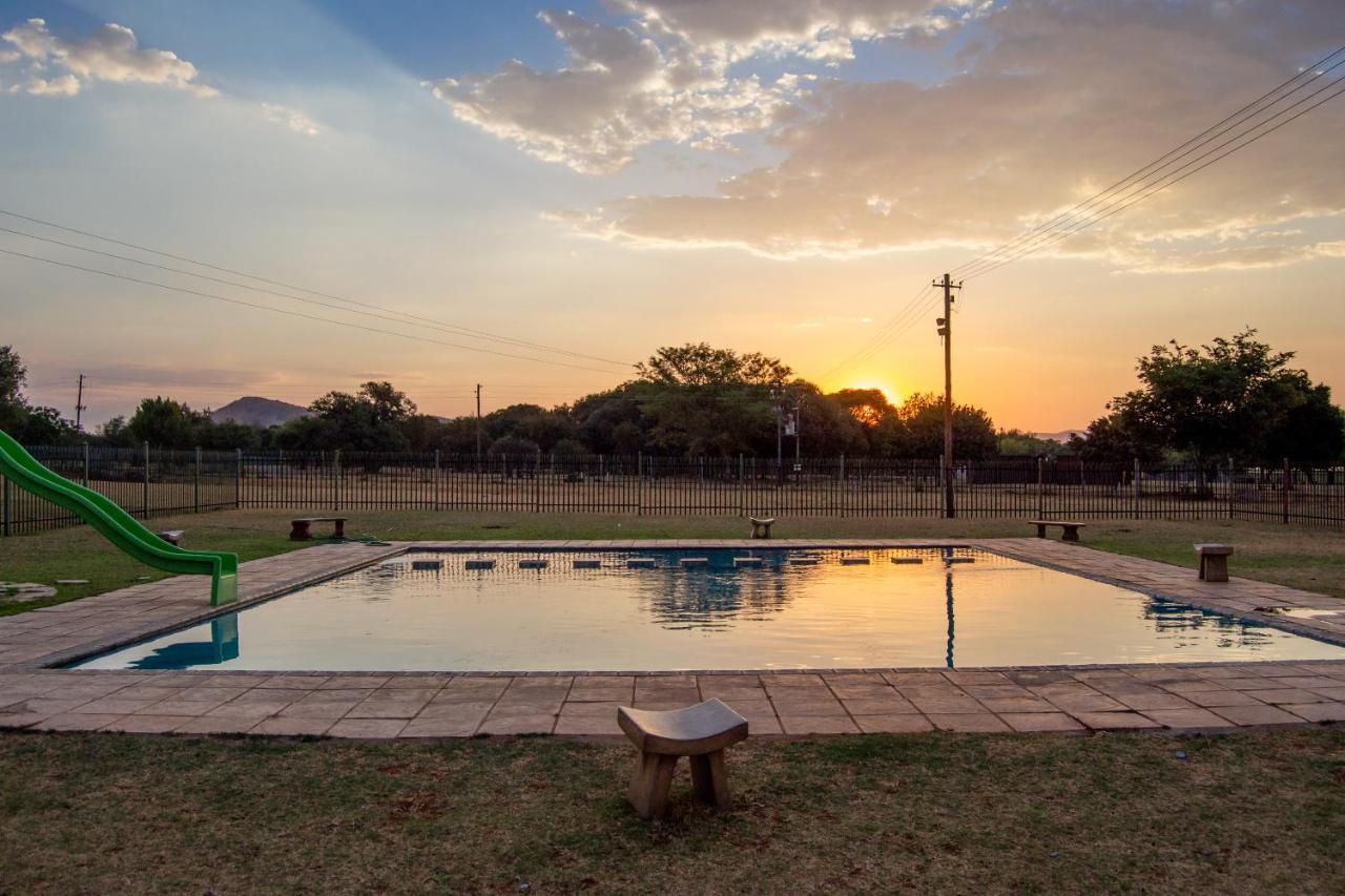 Eagle Waters Wildlife Resort Hartbeespoort Exterior photo