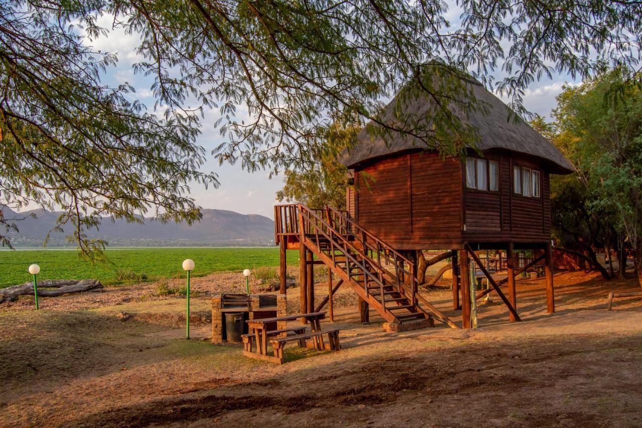 Eagle Waters Wildlife Resort Hartbeespoort Exterior photo