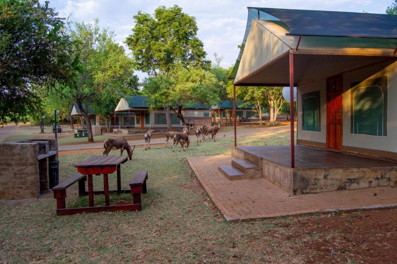 Eagle Waters Wildlife Resort Hartbeespoort Exterior photo