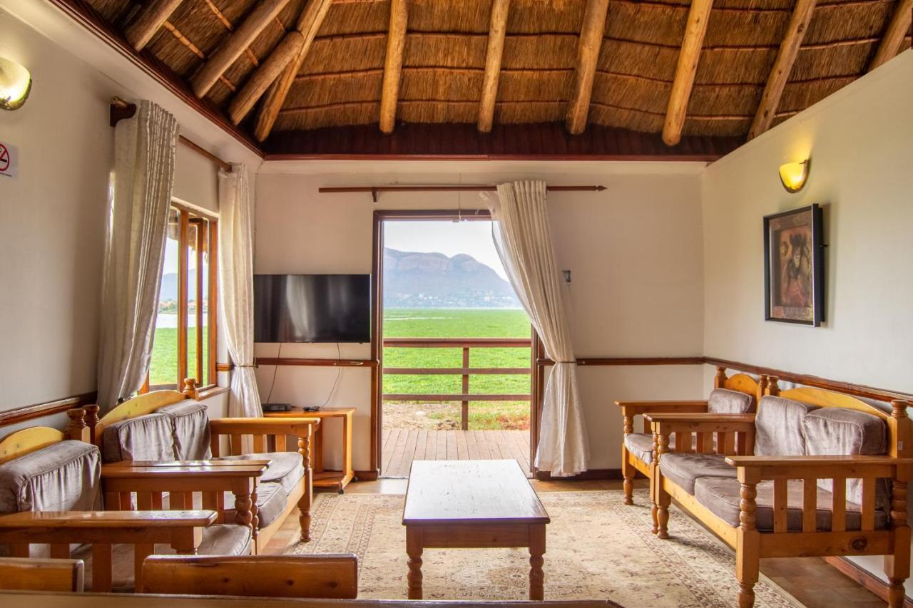 Eagle Waters Wildlife Resort Hartbeespoort Exterior photo