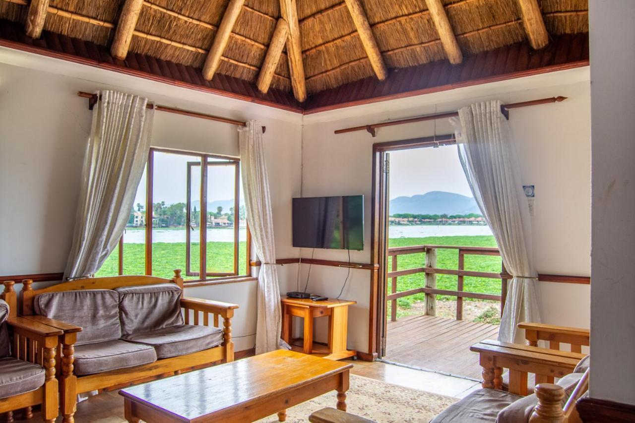 Eagle Waters Wildlife Resort Hartbeespoort Exterior photo
