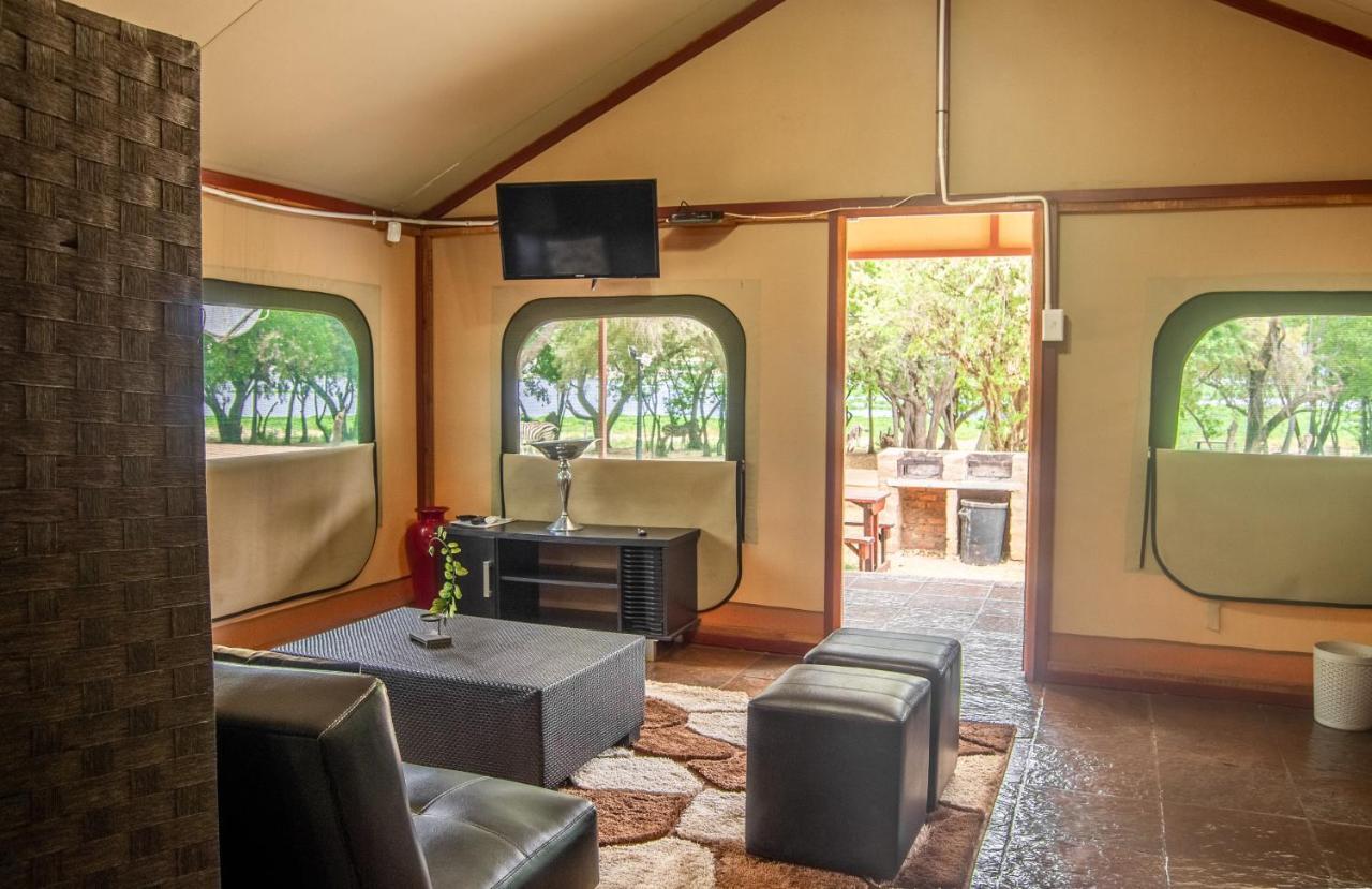 Eagle Waters Wildlife Resort Hartbeespoort Exterior photo